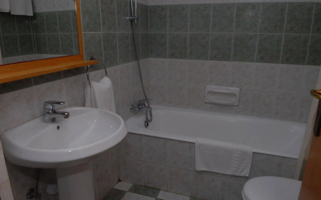 Maistrali Hotel Apartments & Bungalows