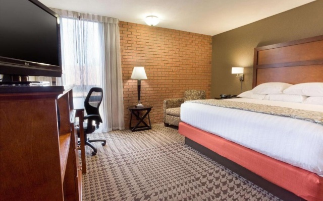 Drury Inn & Suites Jackson MO