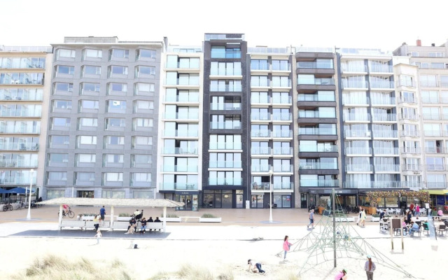 Beachside Modern Retreat