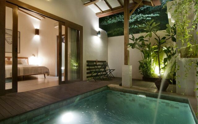 KeRensia Private Pool Villas