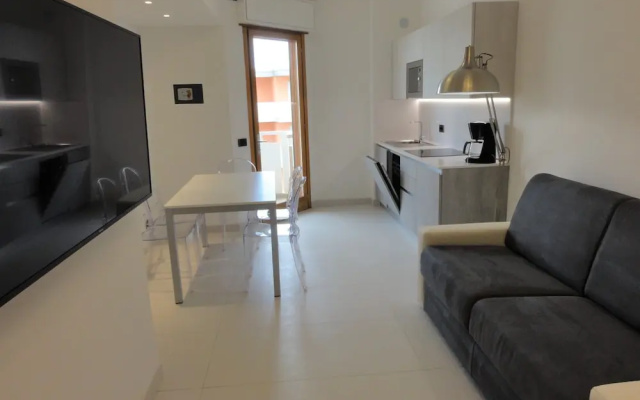 Very Comfortable Seafront Apartment
