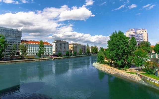 Grand Quarters City Residence