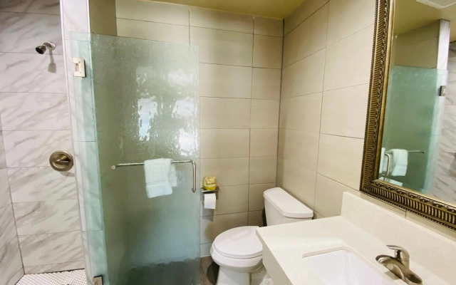 Le Blanc Inn & Suites