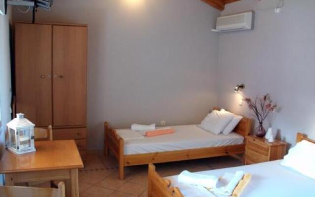 Tassos Rooms