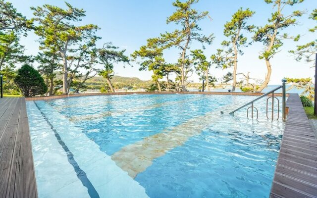 Pinewave Sea & Spa Pension