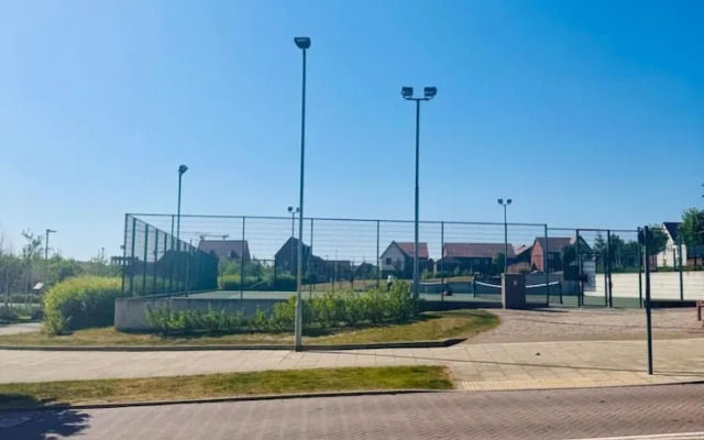 High END Spacious 4 Bed House - Free Parking