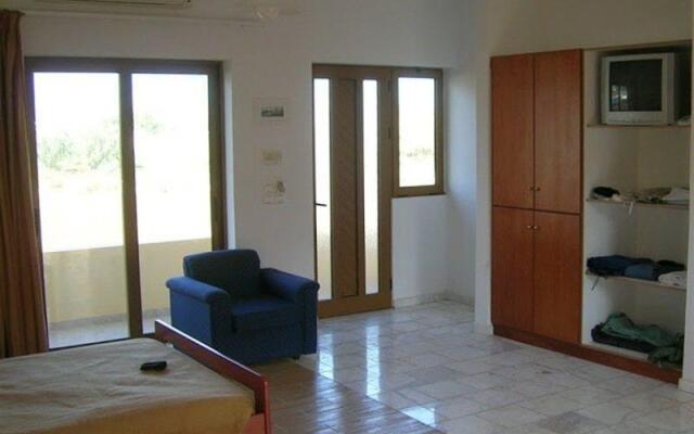 Kavros Garden Studios & Apartments Hotel