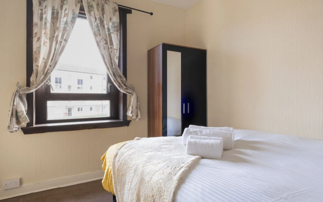 Novelty Suites Froghall Avenue