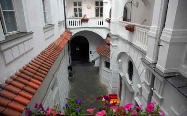 SG1 Hostel