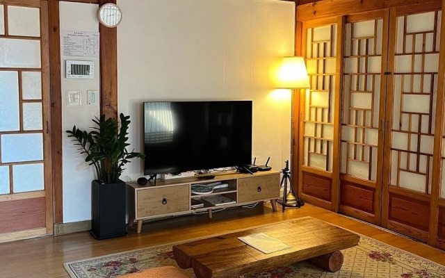 Seoul Story Hanok