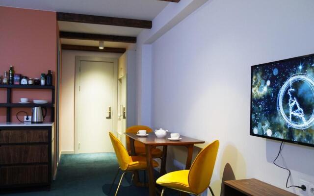 Atrium Apartment 245