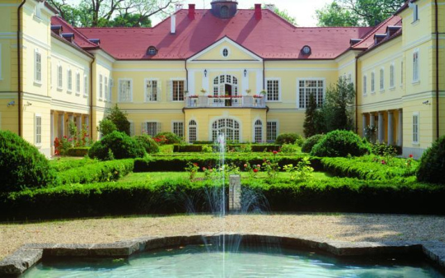 Szidónia Manor House