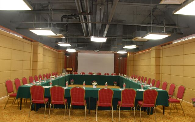 Gloria Plaza Hotel Kangqiao