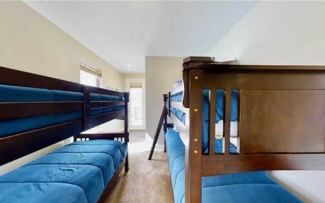 Entrada 673 - 4 Br townhouse by RedAwning