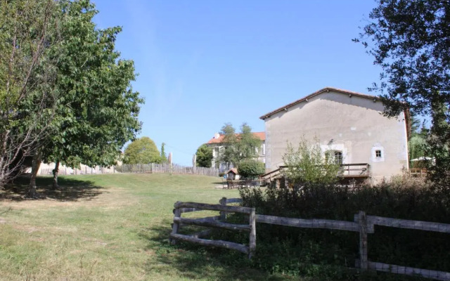 Le Petit Chateau Servanches