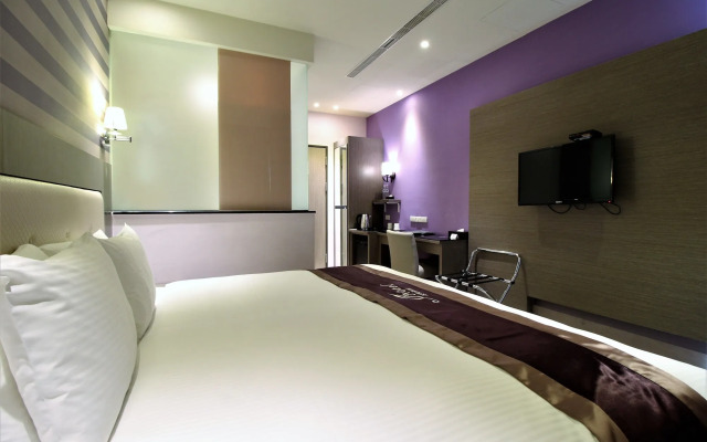 J Hotel