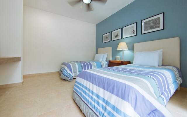 Amazing 2BR condo surrounded by nature by Happy Address
