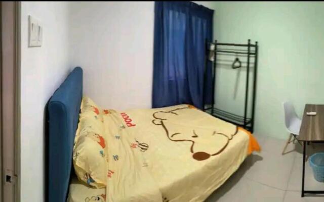 HOMESTAY @ COMFY CONDO with Waterpark, Pool, Playground & Gym