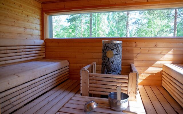 Kuoreksenniemi Villas & Lakehouse