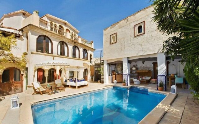 Stunning Moorish villa