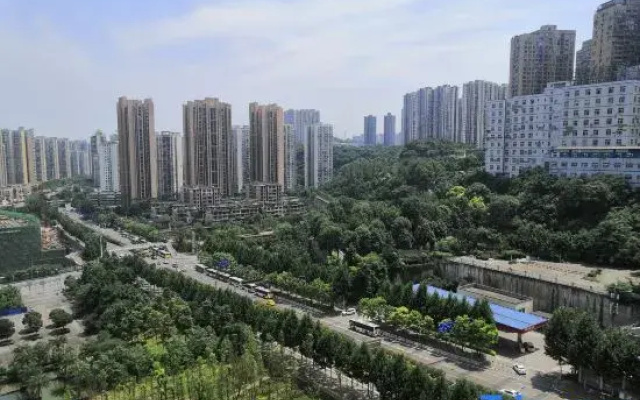 Zhongyi Hotel (Chongqing West Station Branch)