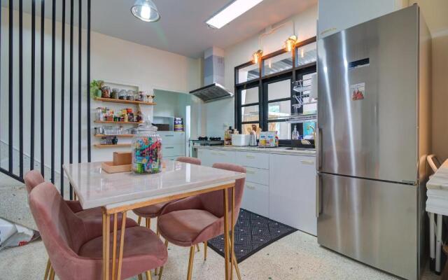 Rattana House Homestay