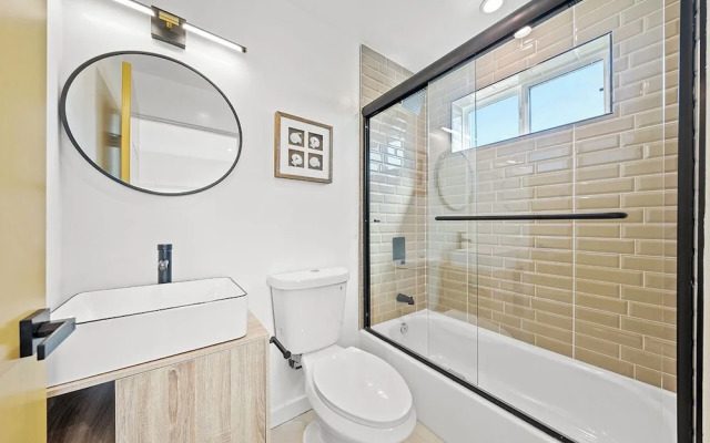 Cozy Bedroom Los Angeles