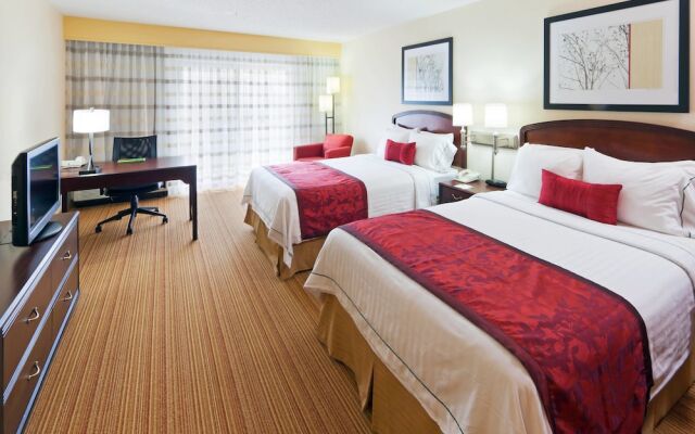 Courtyard Boulder Longmont