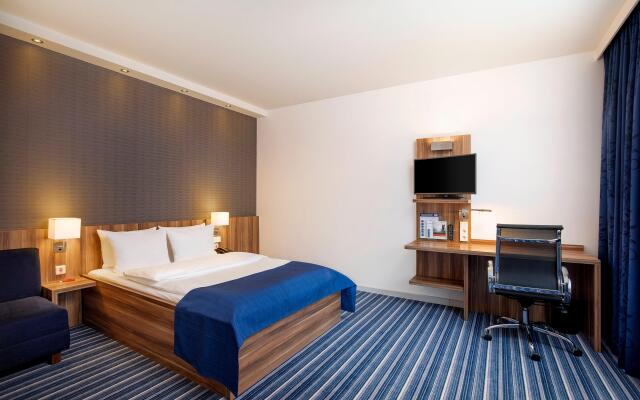 Holiday Inn Express Bremen Airport, an IHG Hotel