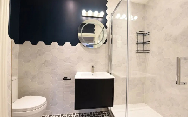 Stylish & Spacious Deluxe Apartments near Victoria Station