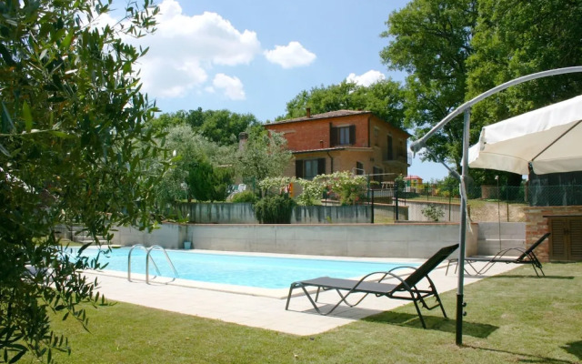 Wonderful Private Villa With Private Pool, TV, Pets Allowed and Parking, Close to Montepulciano
