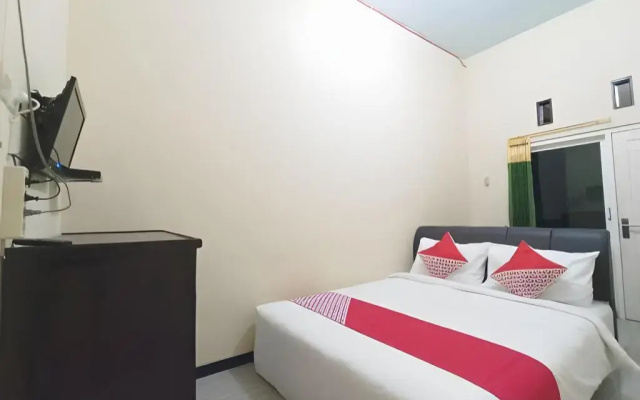 OYO 3298 Bromo Guest House Family