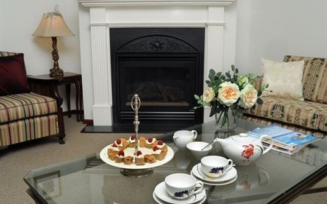 Hilltop Lodge Bed And Breakfast