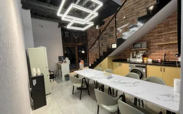 Strawberry Youth Hostel (Train Station, Zhanqiao Branch)