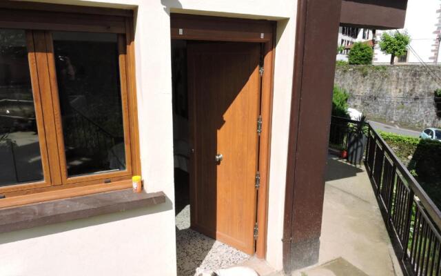 6 Herriko Etxea Plaza