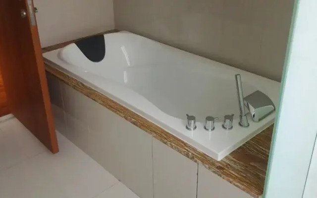 Greenlane Luxury Condominium