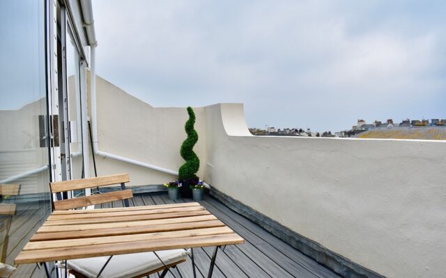 Three Bedroom Penthouse in Brighton