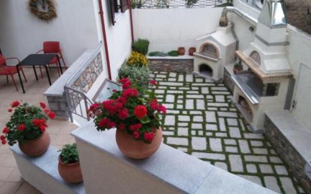 Dianthos Guesthouse