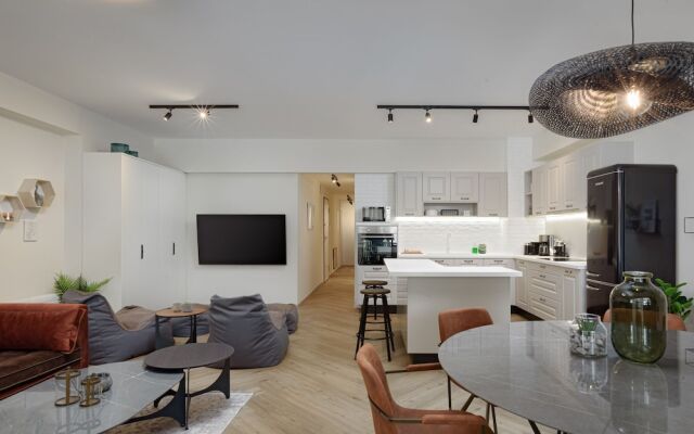 Acropolis Premium Residence