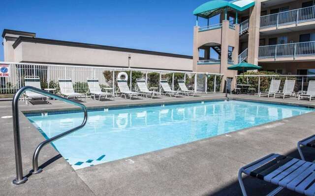 Quality Inn Grand Suites Bellingham