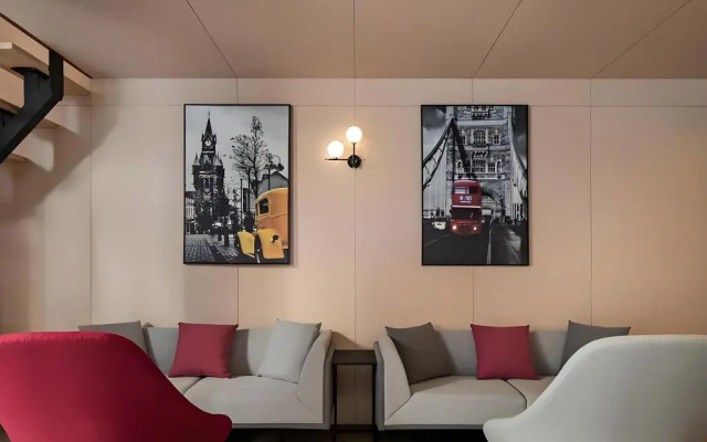 Campanile Hotel Wuhan Zhongnan Road Metro Station