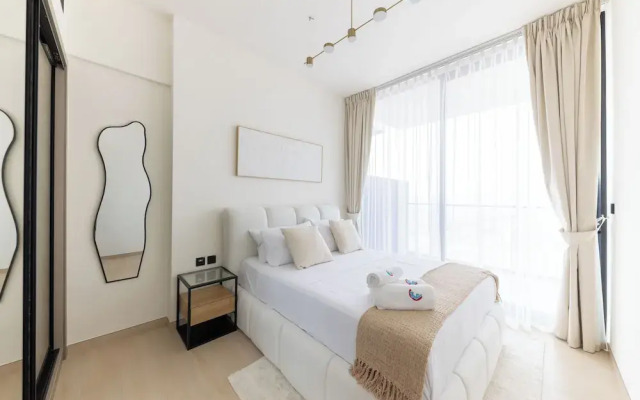 Bright 1BR in Binghatti Corner