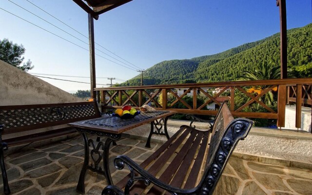 Delphi Hotel