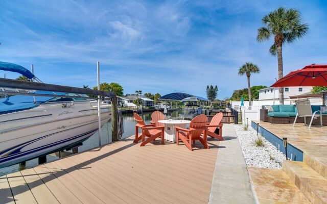 Waterfront Oasis w/ Hot Tub ~ 10 Mi to Dtwn Tampa