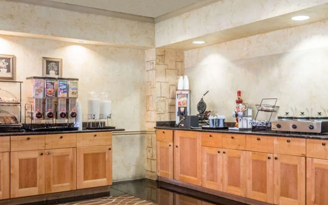 Ramada by Wyndham Dallas Love Field