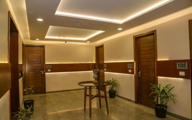 Four Leaf Hotel Sapphire Blue