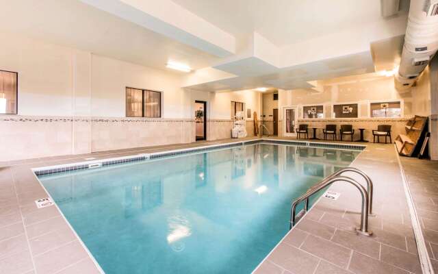 Comfort Inn & Suites Streetsboro - Kent