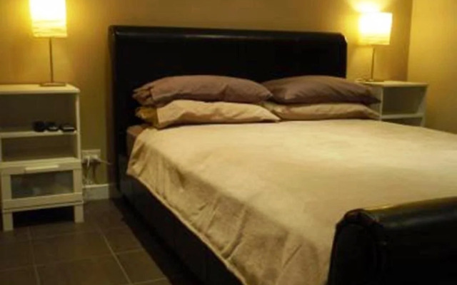 Waikiki Beach Bed & Breakfast