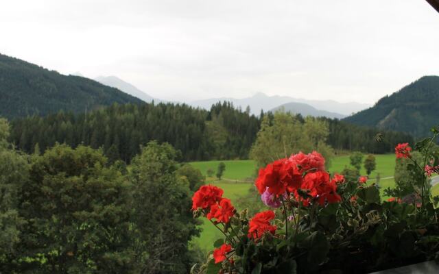 Modern Apartment in Salzburg With Garden