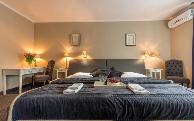 Riviera Resort Modlin Airport